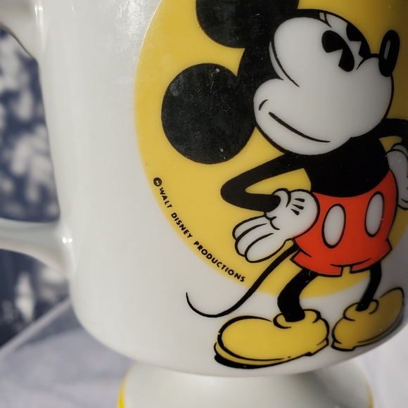 Disney Mickey Mouse Footed Pedestal Coffee Mug - Picture 4 of 12